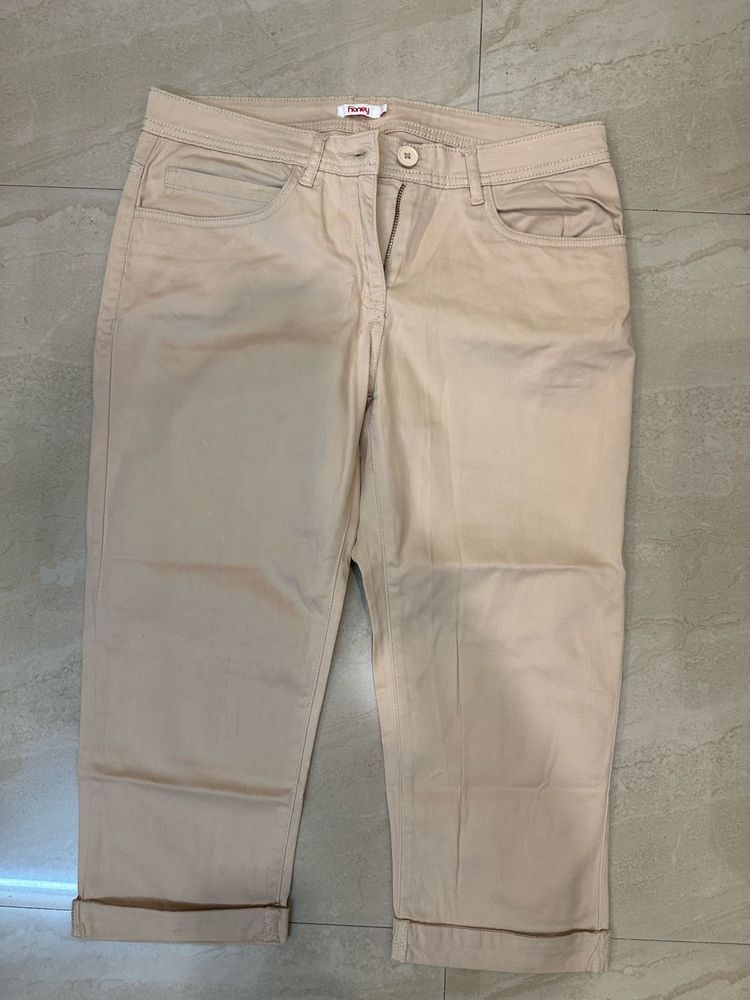 Women's Beige Cropped Pants