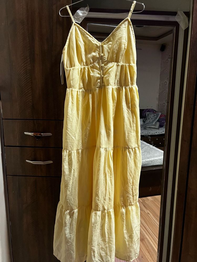 Yellow Tiered Maxi Dress size M