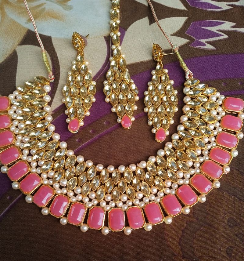 Beutiful Gorgeous Party Wear Necklace Set