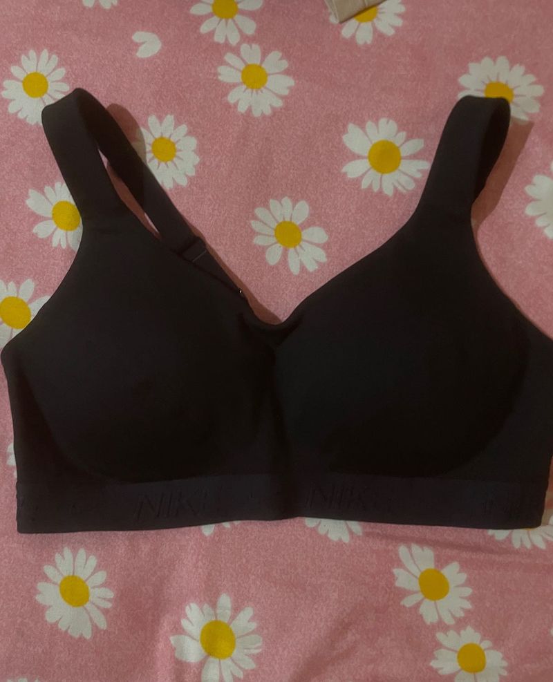 Comfortable Black Sports Bra