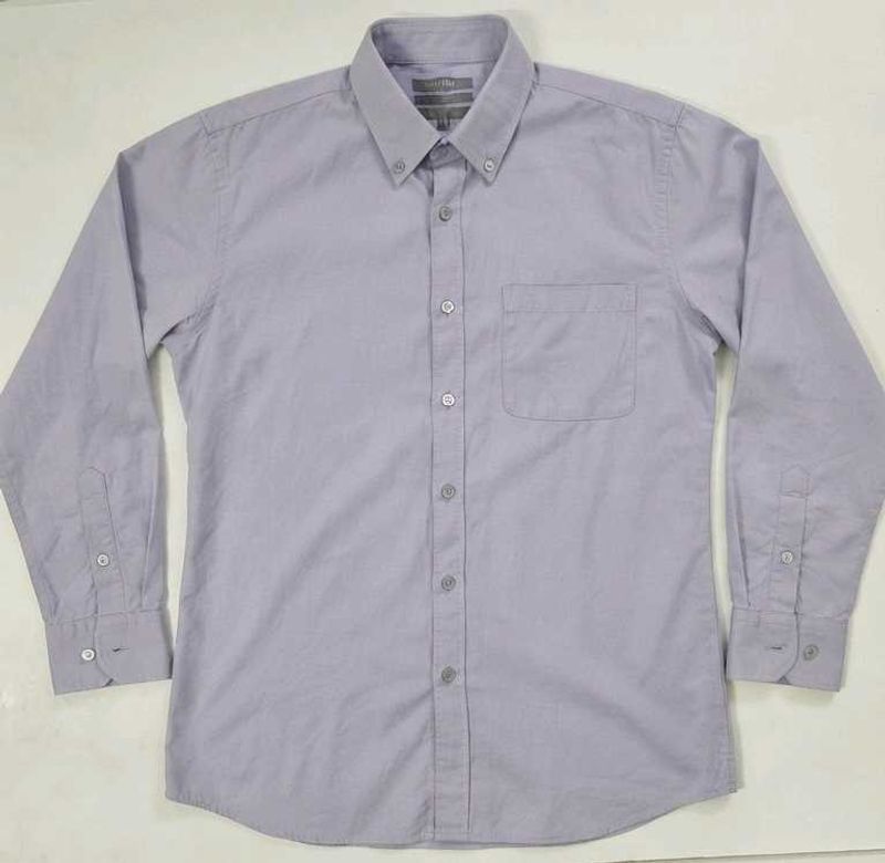 Men's Classic Fit Button-Down Shirt