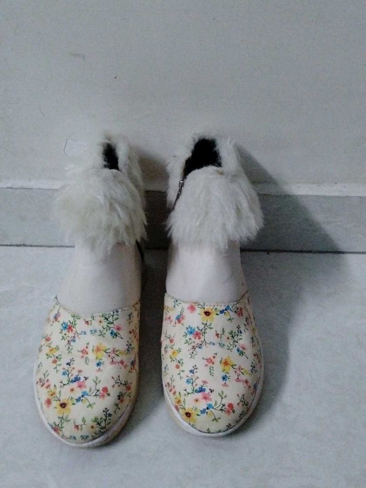 Floral Print Fur Trimmed Flats