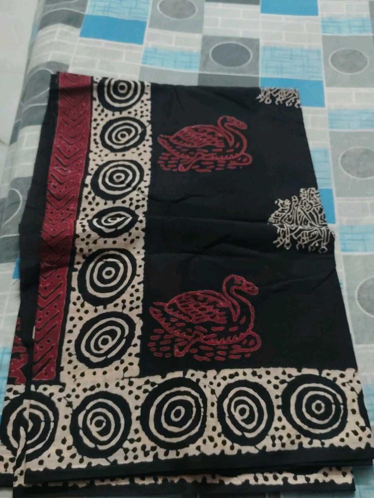 Elegant Black Saree with Swan Print