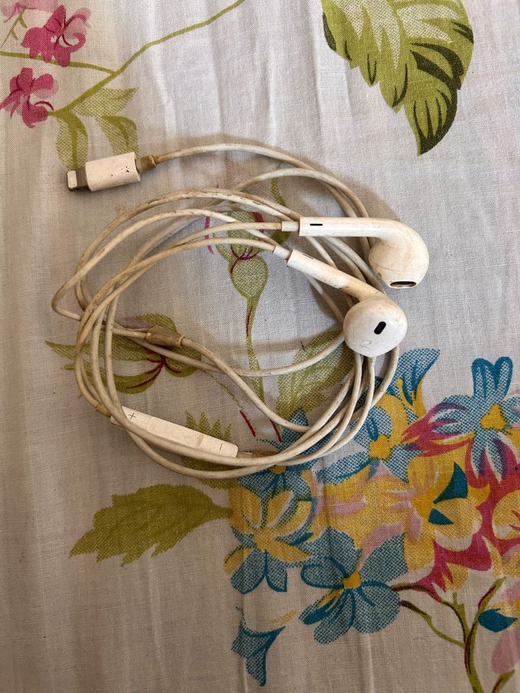 Apple Wired EarPods (only Left Working)