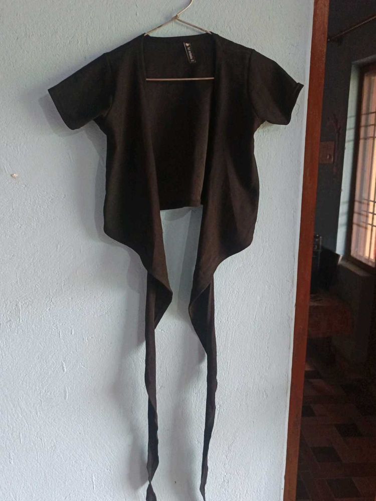 Stylish Black Crop tie top