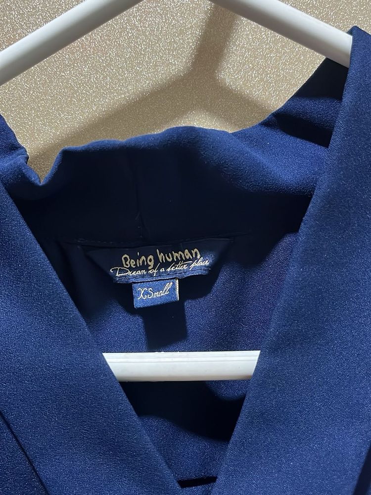 women's navy blue long-sleeve wrap-style blouse/to