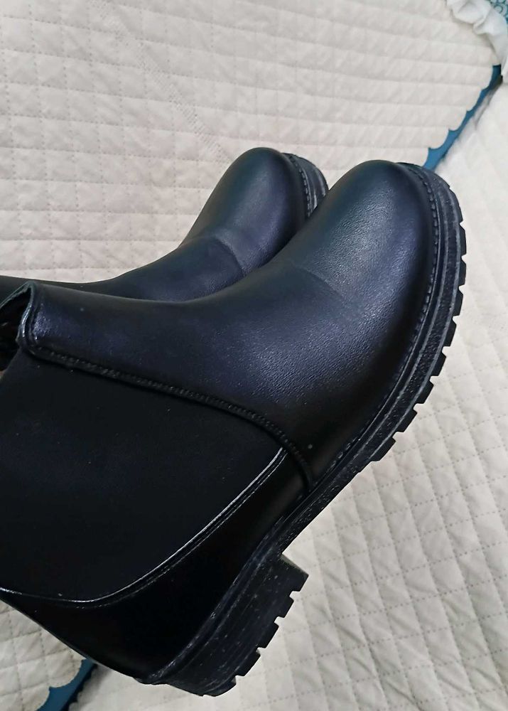 Black Chelsea Boots