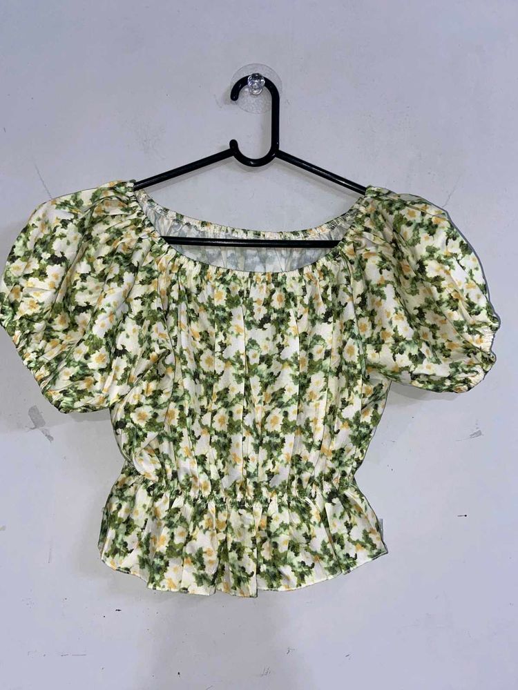 Floral Print Off-Shoulder Puff Sleeve Top