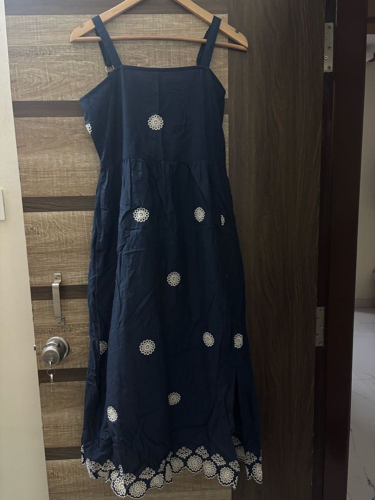 Chic Navy Blue Embroidered Dress