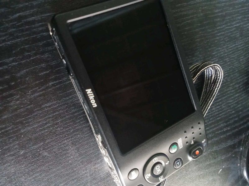 Nikon Coolpix L28 Camera