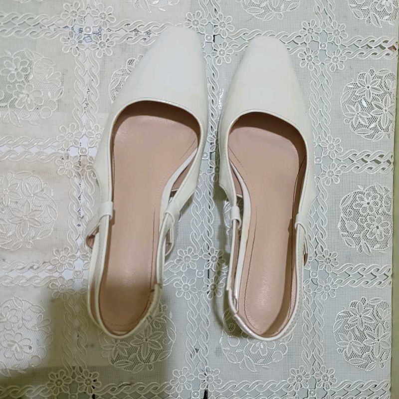 Elegant White Slingback Flats