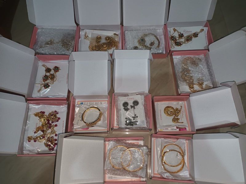 Assorted Jewellery Sets Seal Packed