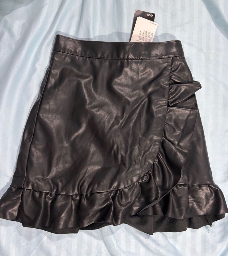 h&amp;m Black Faux Leather Ruffle Mini Skirt