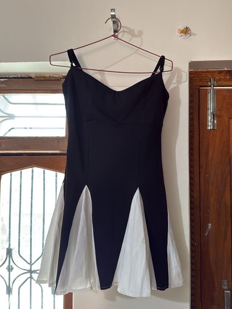 Chic Black &amp; White Dress