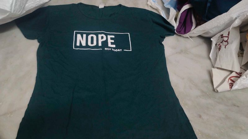 unused everyday Graphic T-Shirt