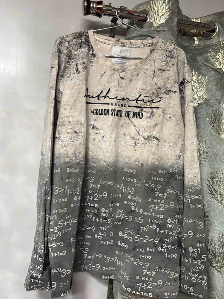 Authentic Graphic Print t shirt