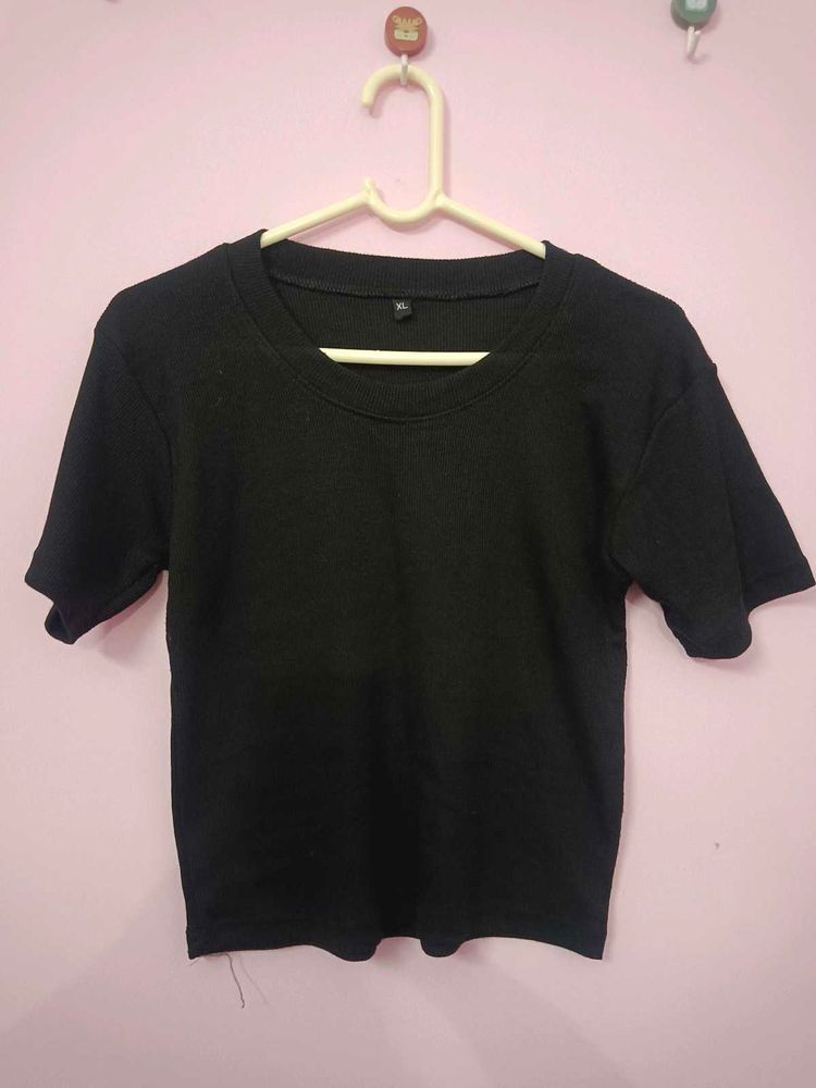 Classic Black Cropped T-Shirt