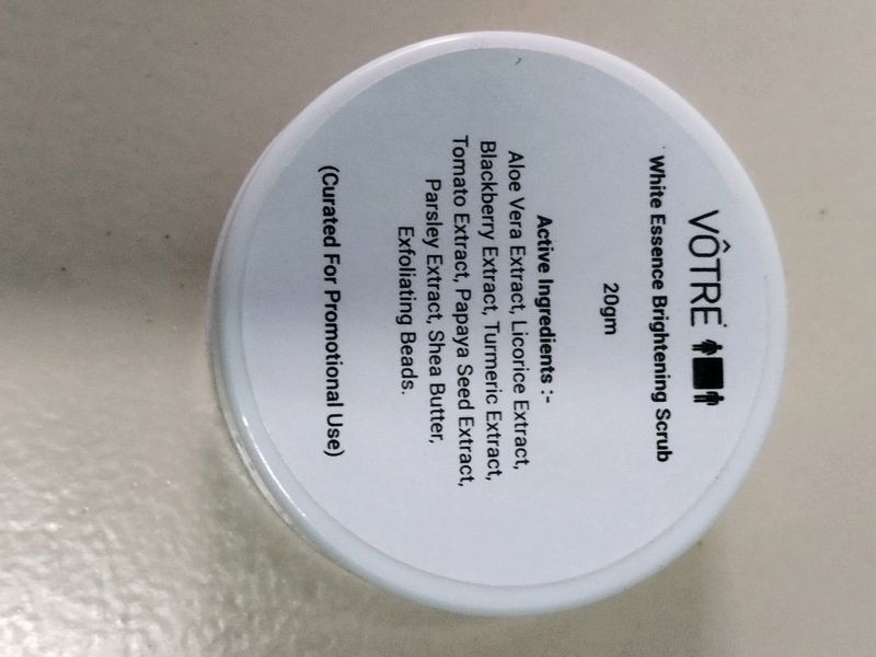 Votre White Essence Brightening Scrub