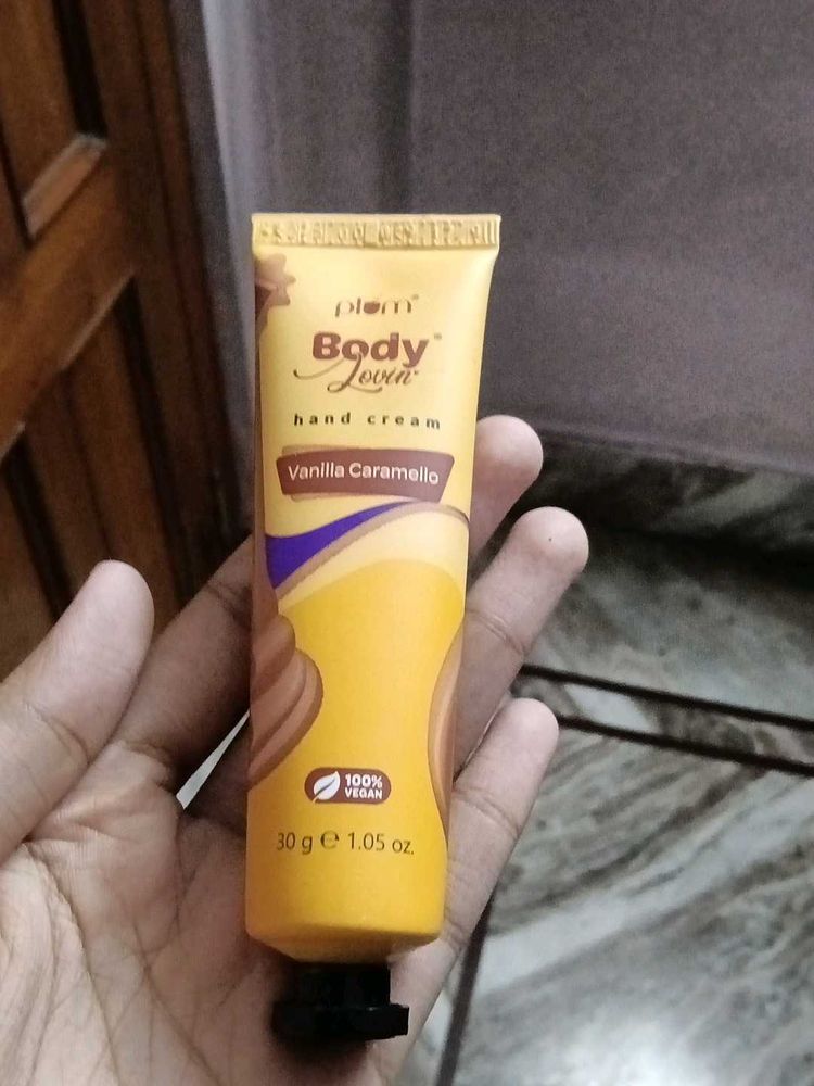 Plum BodyLovin' Vanilla Caramello Hand Cream