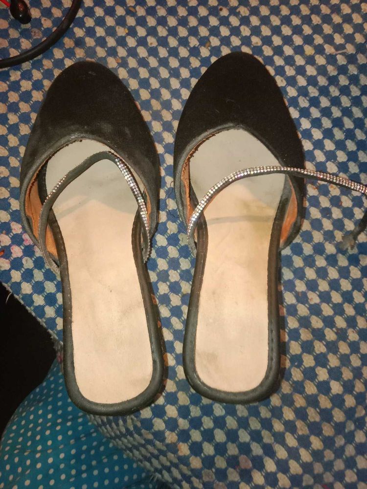 Black sandal