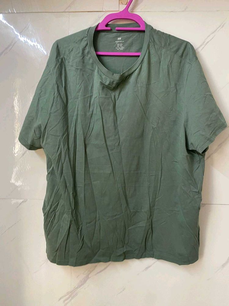 H&amp;M Regular Fit Tshirt - XXL (worn once)