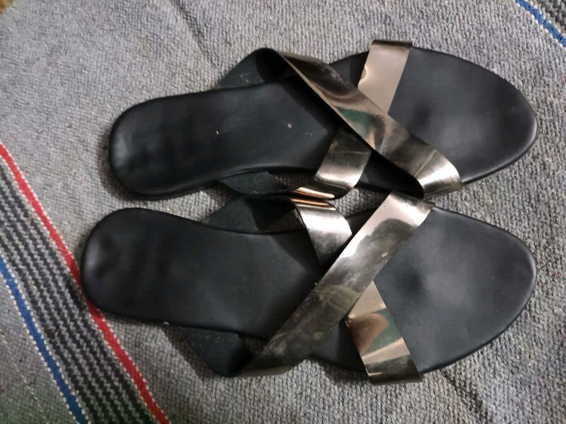 Stylish Black &amp; silver Flat Sandals