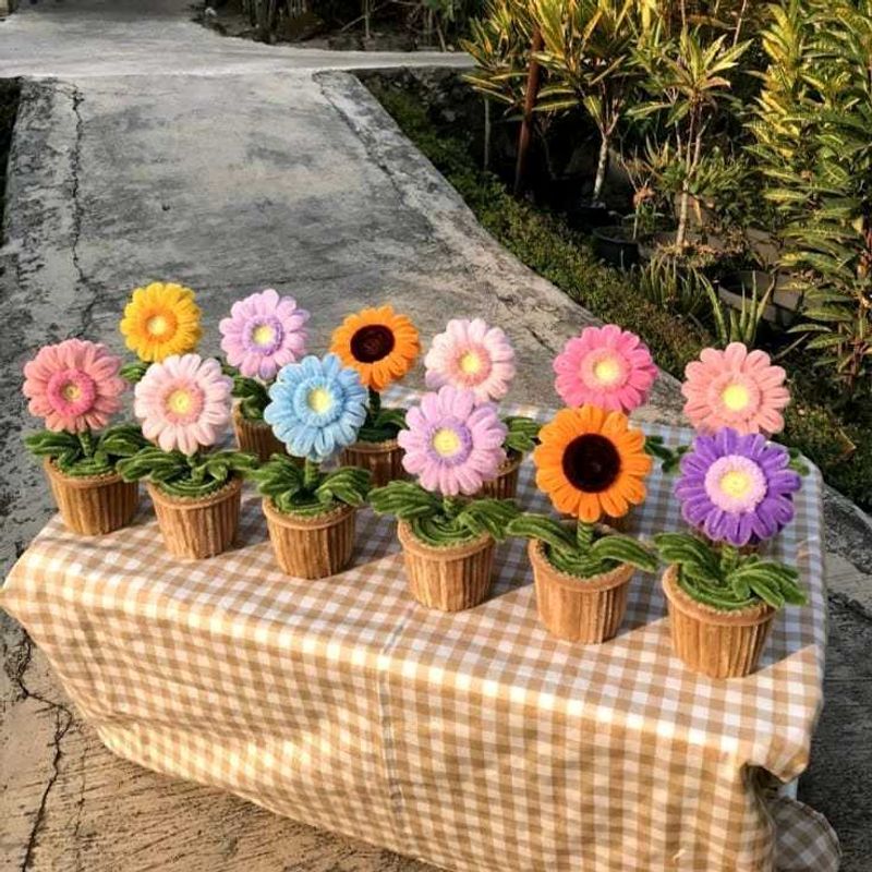 Handmade pipecleaner Flower Pots