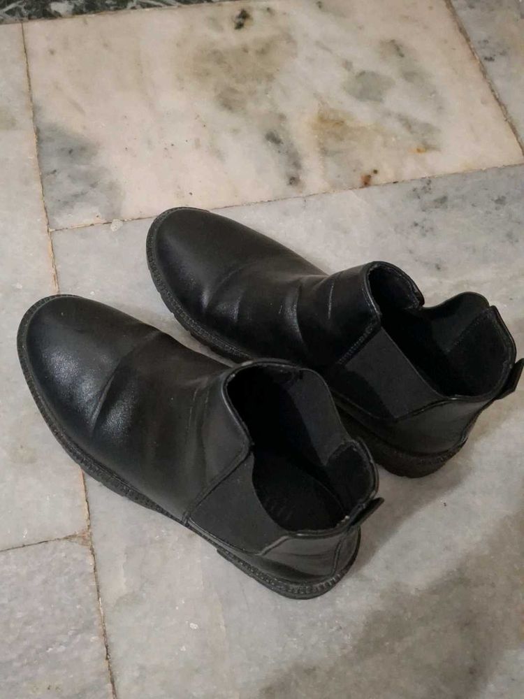 Black Chelsea Boots