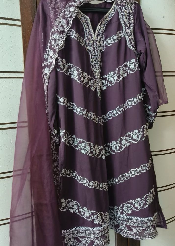 Elegant Embroidered Kurta Set