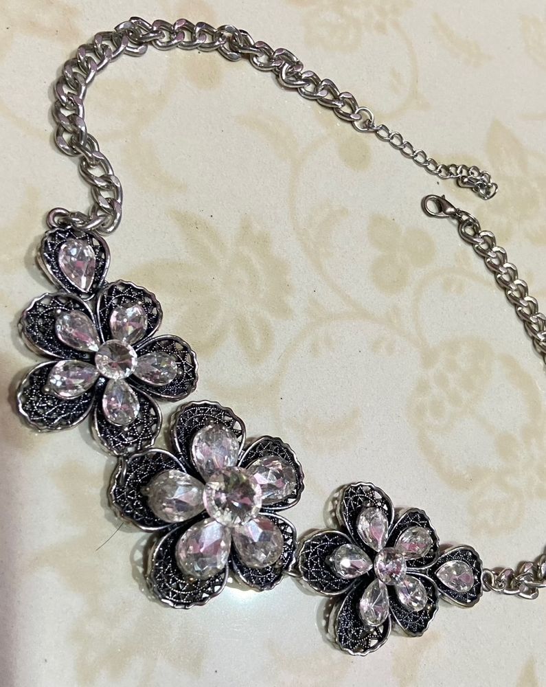 Beautiful flower necklace