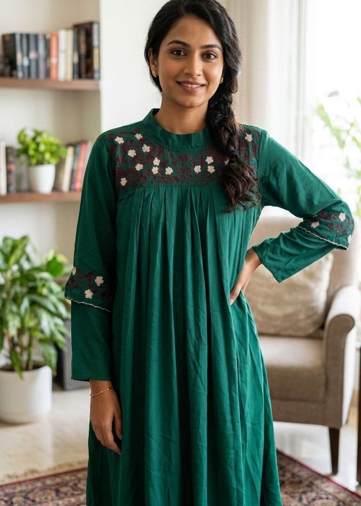 Elegant Emerald Green Embroidered Kurta