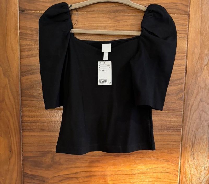 H&amp;M Black Puff Sleeve Top
