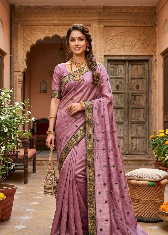 Stunning Mauve Lavender Silk Saree with Gold Zari