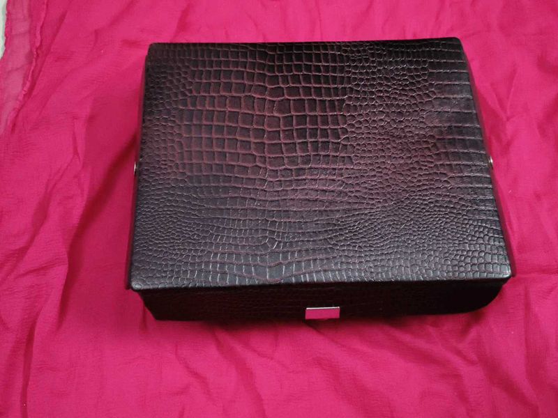 Elegant Brown Leather Jwellery Box