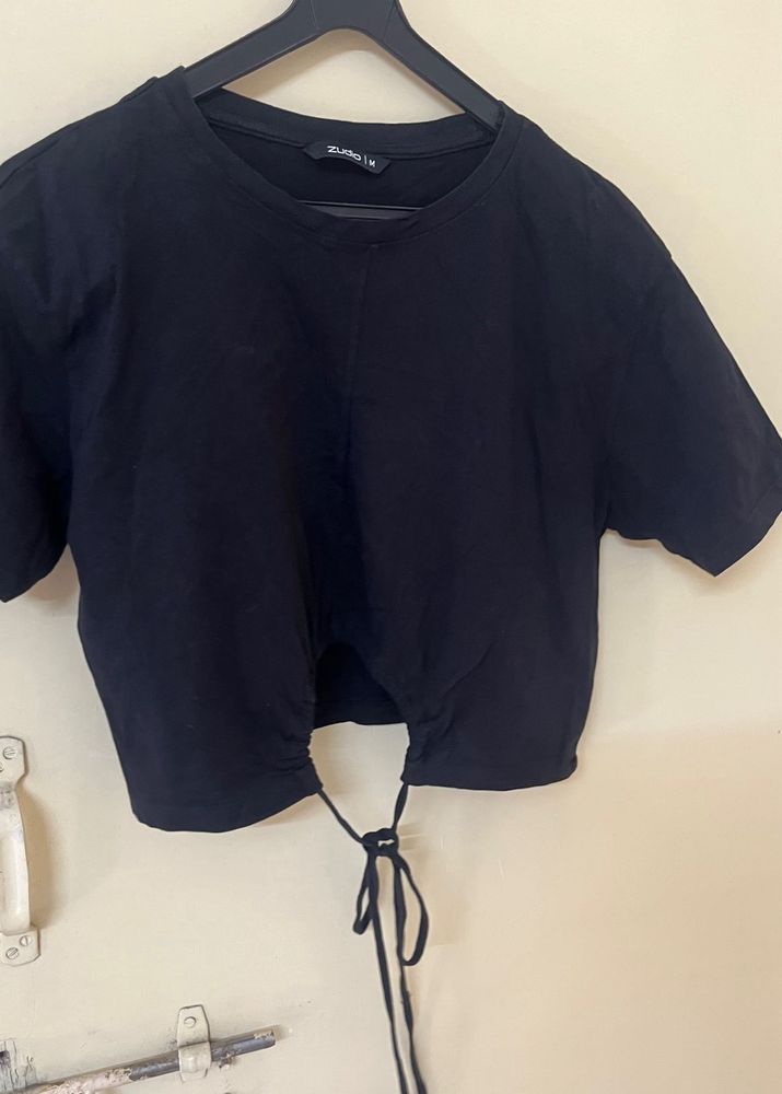 (two tops )Chic Black Tie-Up Crop Tee