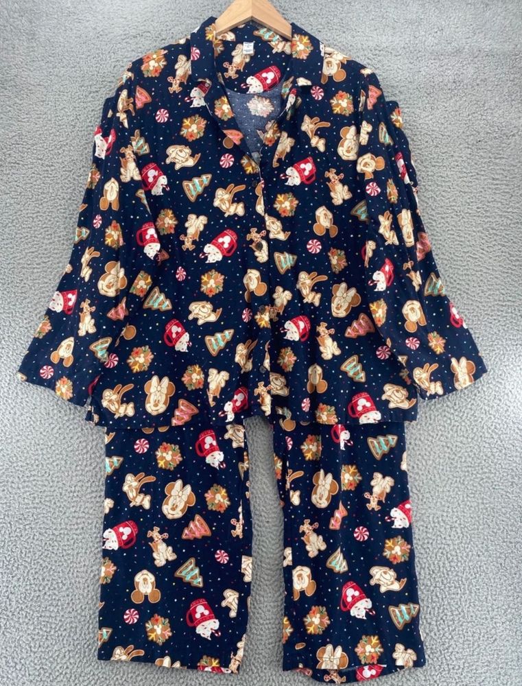Old Navy Disney Christmas Pajama Set