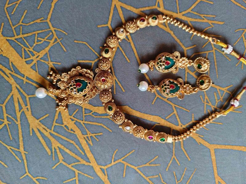 Elegant Gold-Toned Necklace Set