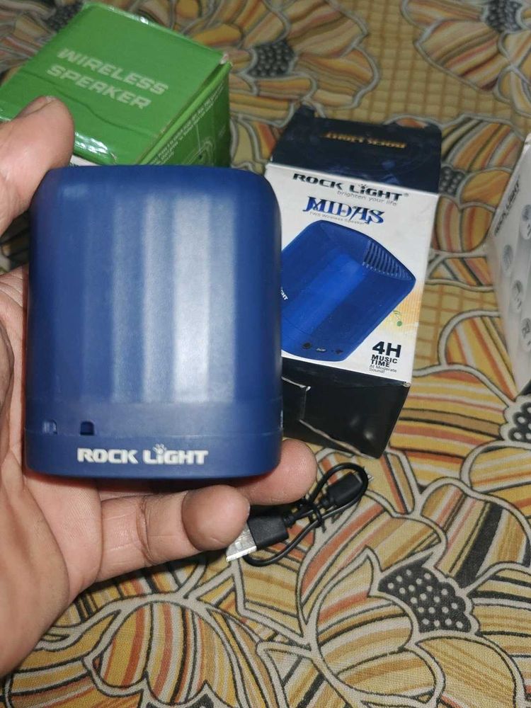 Portable Wireless Speakers but not working
