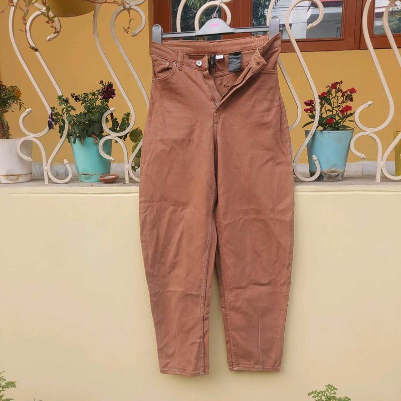 Mom Fit Faun Color Jeans