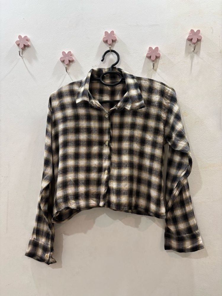 Brown and white checkerd crop shirt