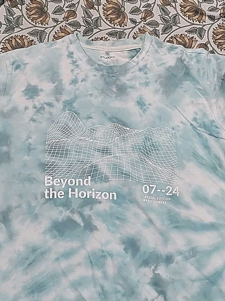 Studiofit Graphic Tee - Cool Tie-Dye Design