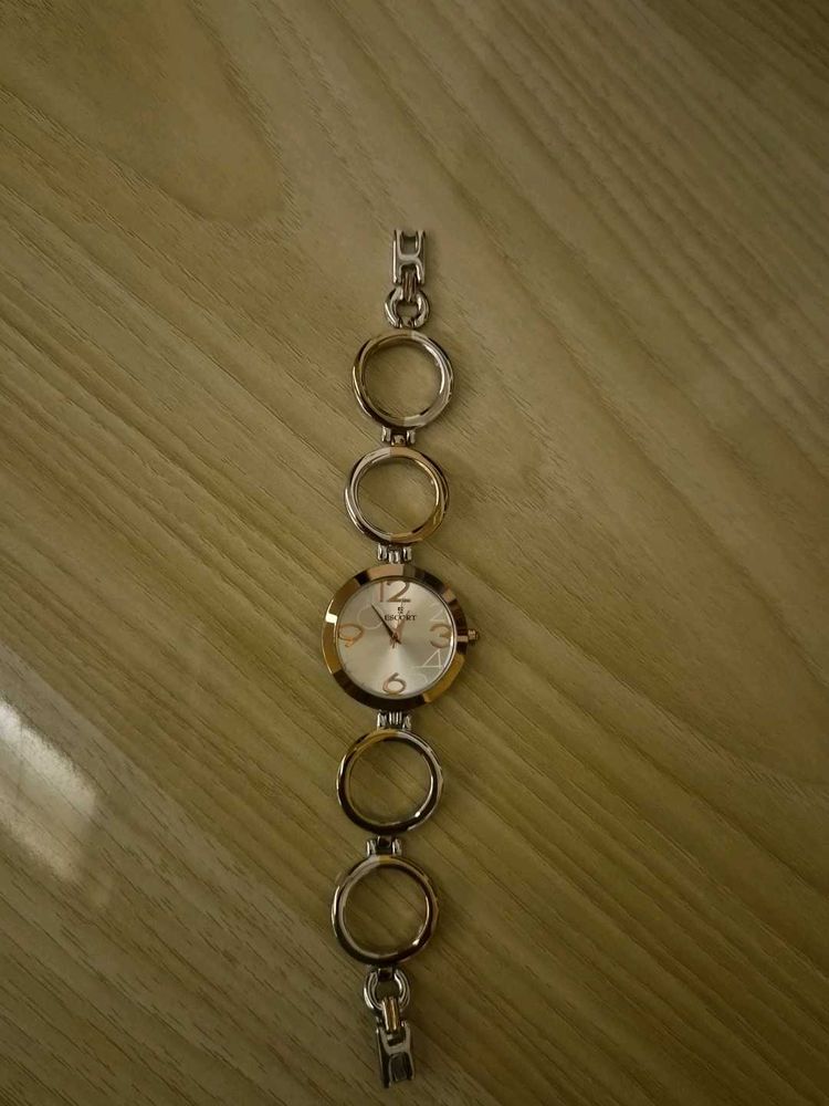 Anti Tarnish Women's Watch with Circular Links