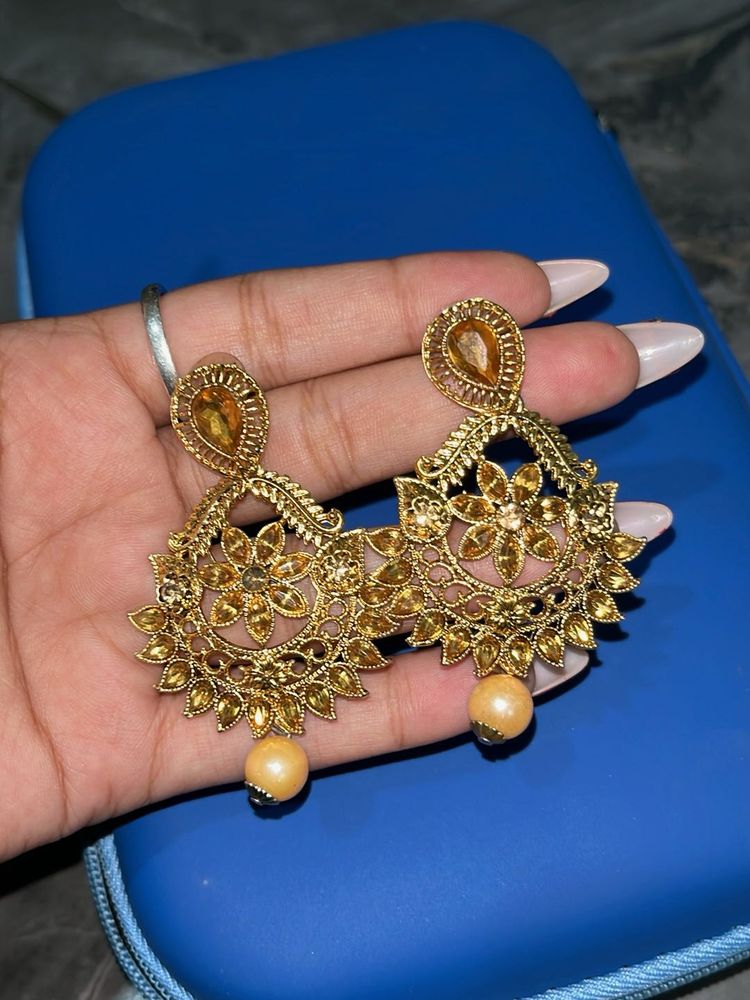 Elegant Gold Jhumka Earrings with Pearls