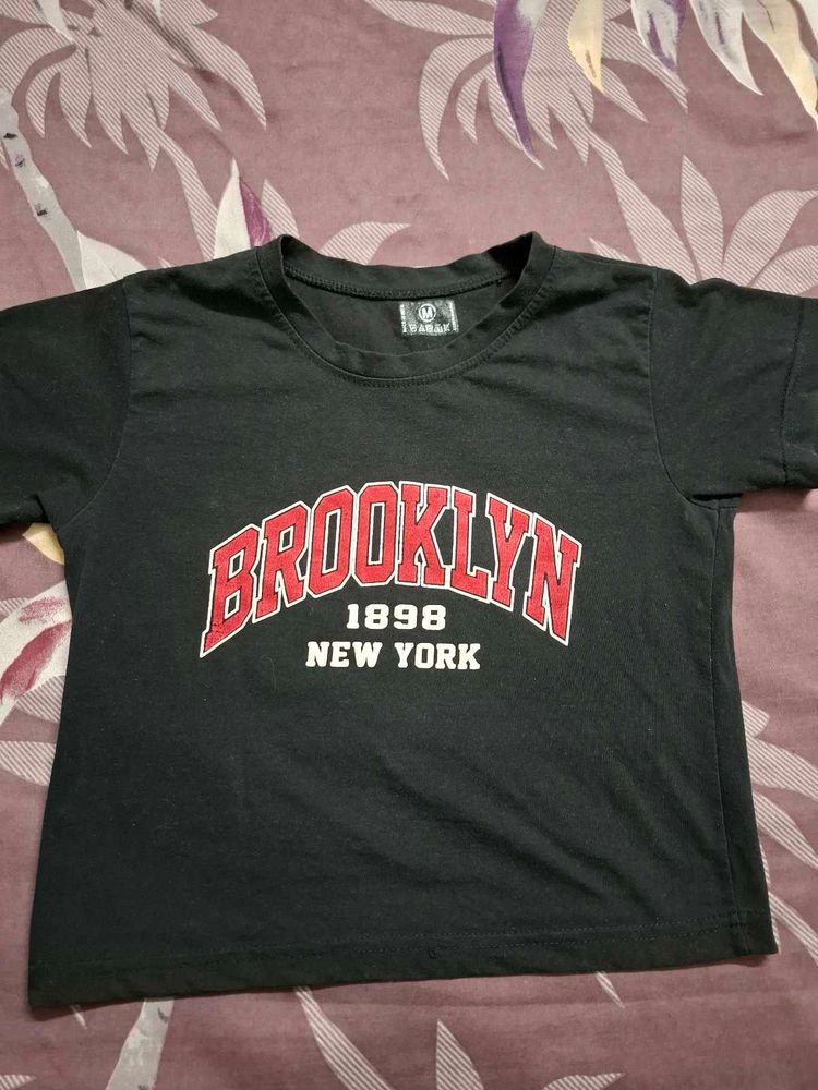 Black "Brooklyn 1898" Graphic Crop Top / Baby Tee