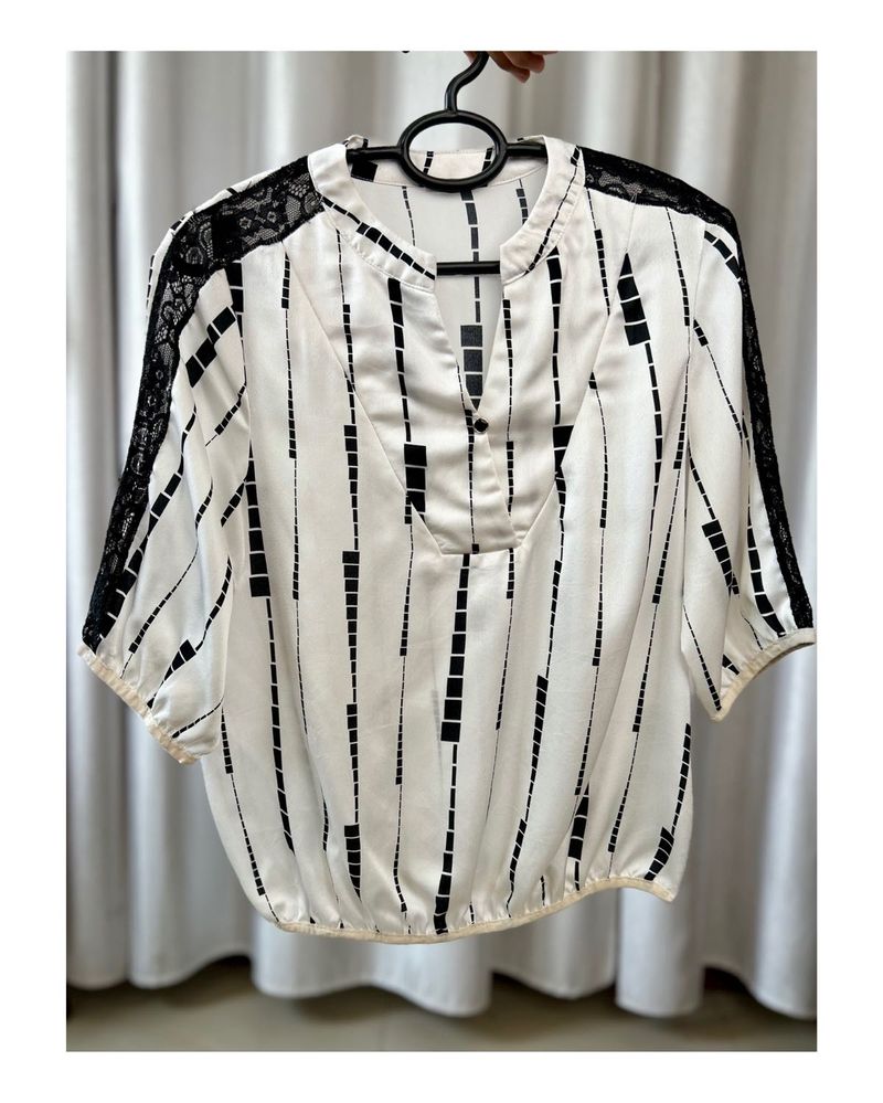 Stylish White &amp; Black Print Top