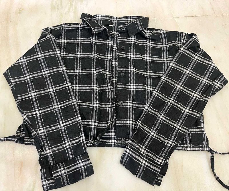 Black &amp; White Plaid Cropped Shirt
