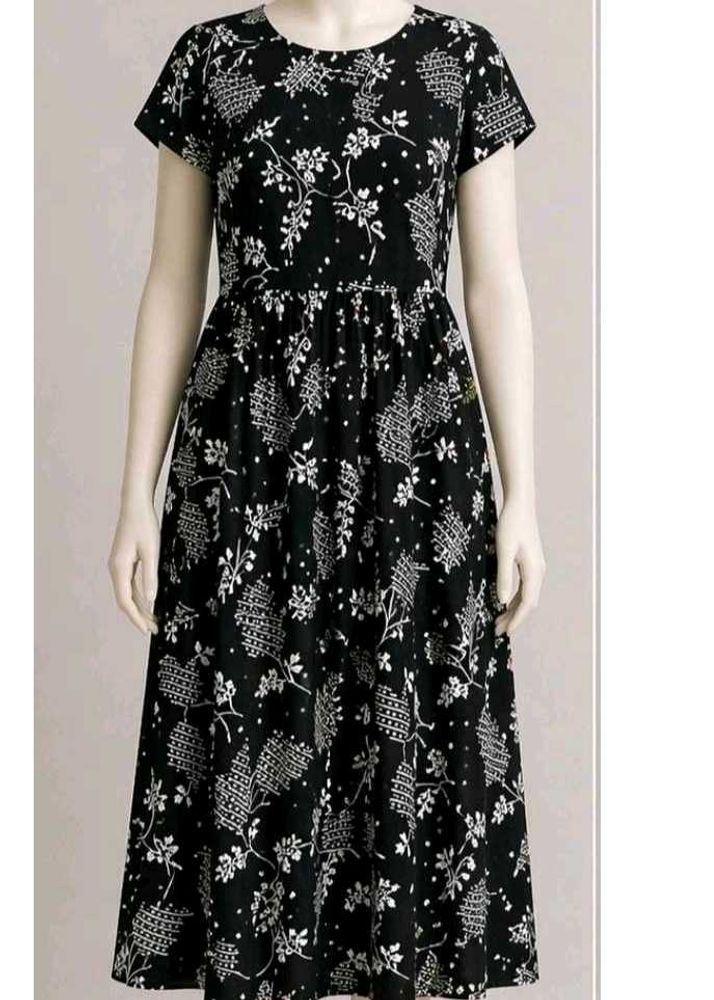 Chic black midi dress