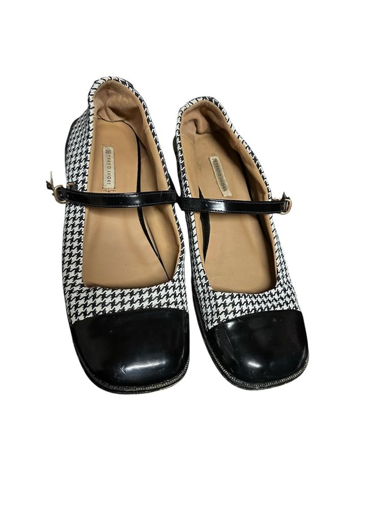 Chic Houndstooth Ballet Flats