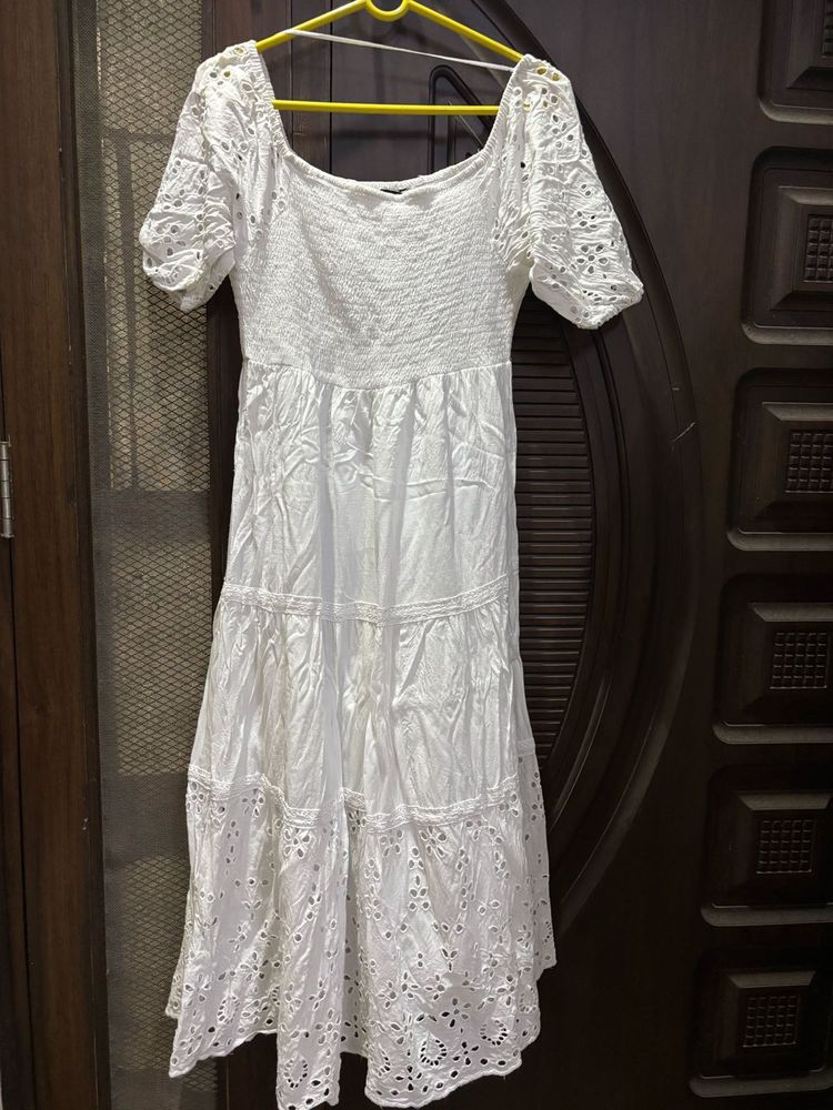 White Eyelet Midi Dress.SIZE-30-36.