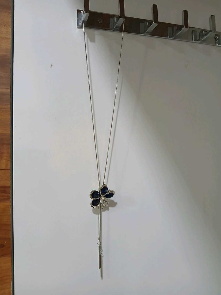Flower Pendant Necklace